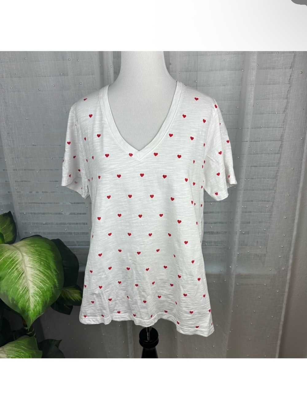 Draper James White V Neck Heart Print Casual Tee Size Large